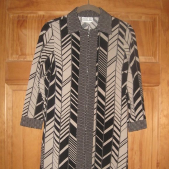 Robbie Bee Cream/Black Front Zip 3/4 Sleeve Dress - Picture 1 of 4